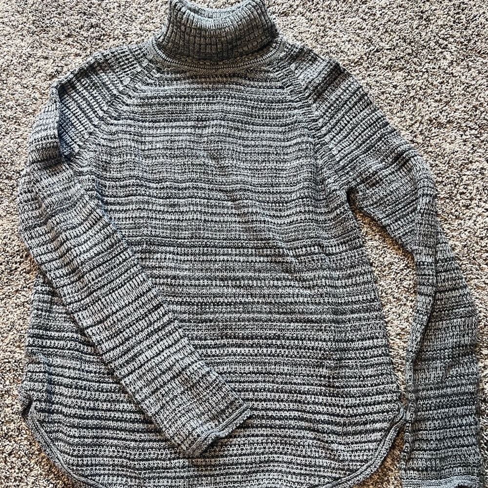 Black and gray sweater